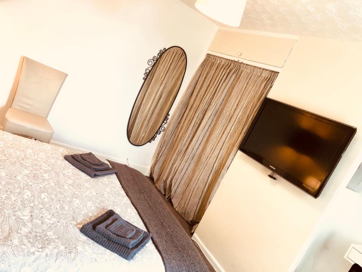 Ac Lounge 125 Leilighet Rochford Eksteriør bilde